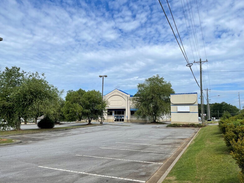 More Photos Of 4101 Five Forks Trickum Rd, Lilburn Drugstore For Lease