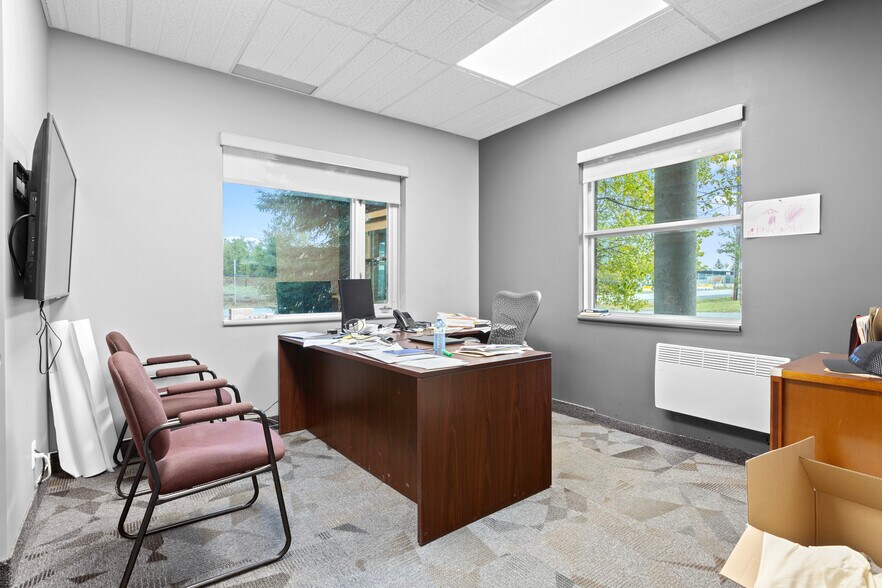 More Photos Of 135 Walgreen Rd, Ottawa Office For Lease