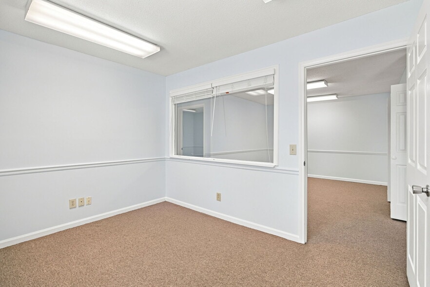 More Photos Of 3801 Wrightsville Ave, Wilmington Office Residential For Lease