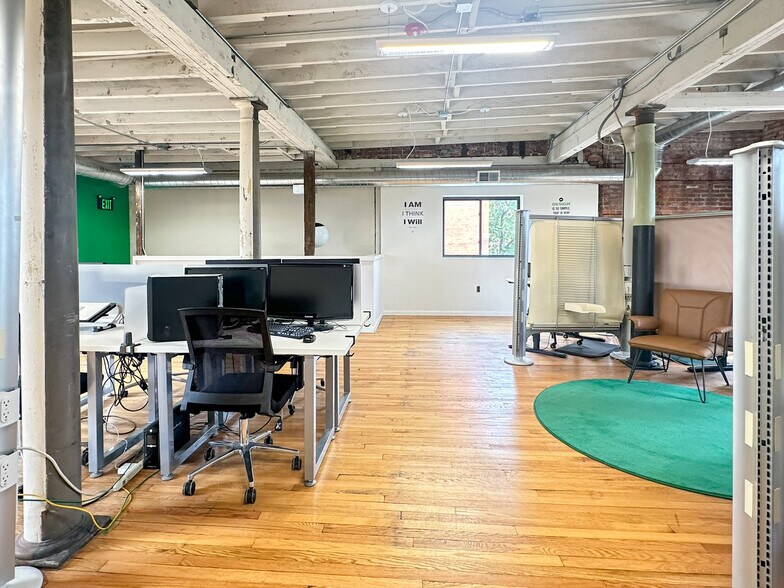 More Photos Of 412 Main St, Utica Warehouse For Lease