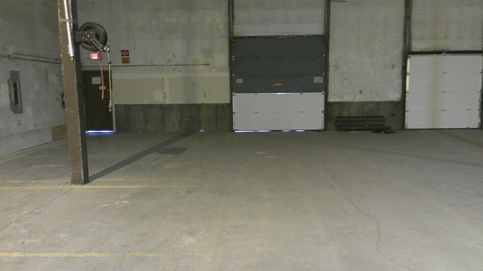 More Photos Of 934 Elizabeth St, Fairbanks Office For Lease