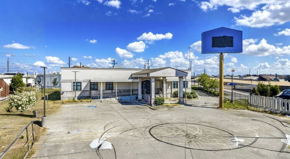 More Photos Of 10655 Eastex Fwy, Houston Medical For Sale