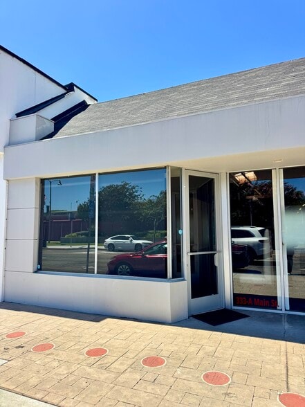 More Photos Of 333 Main St, El Segundo Storefront For Lease