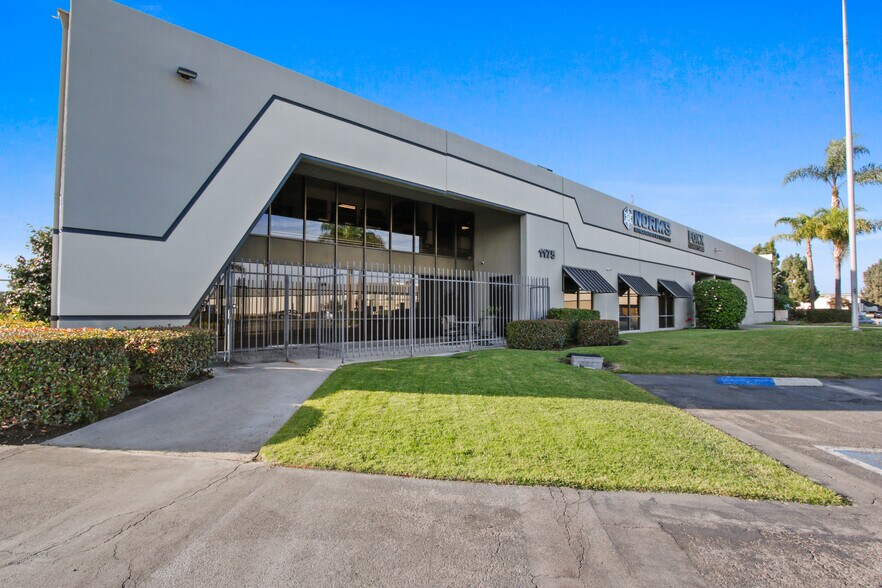 More Photos Of 1175 N Knollwood Cir, Anaheim Warehouse For Lease