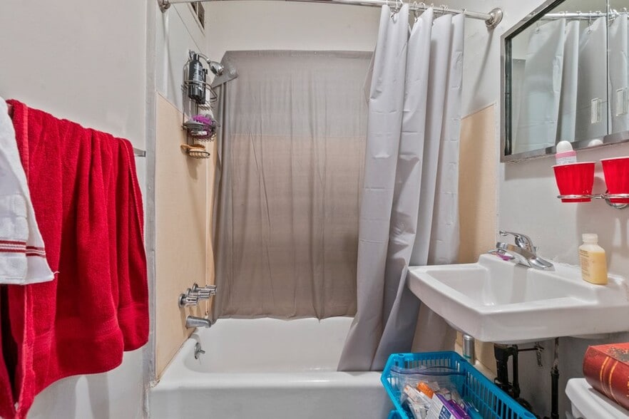 More Photos Of 2841 N Calvert St, Baltimore Apartments For Sale
