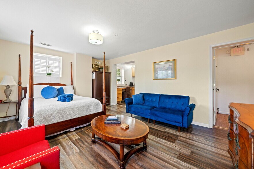 More Photos Of 108 N Main St, Ellijay Storefront Retail Residential For Sale