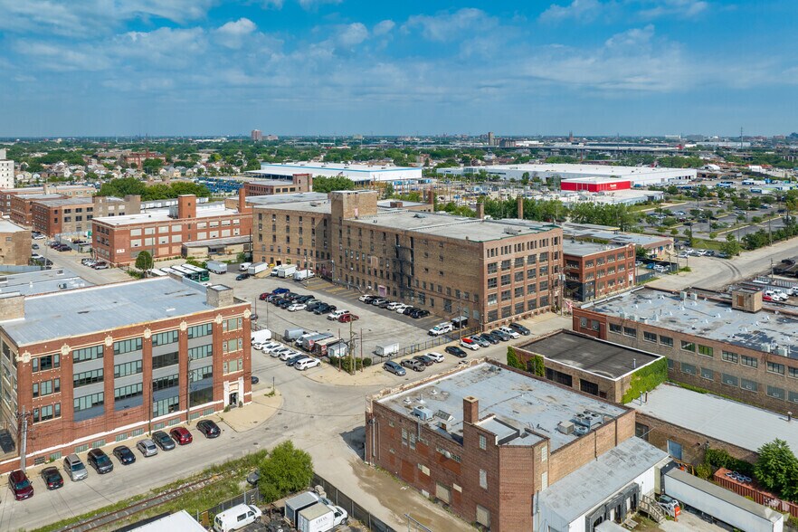 More Photos Of 3636 S Iron St, Chicago Light Distribution For Lease
