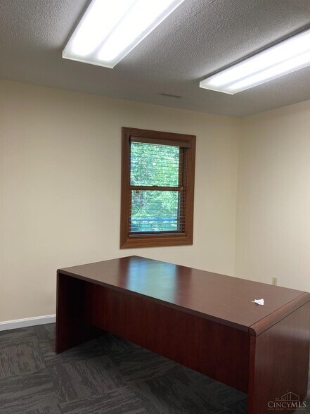 More Photos Of 771 Neeb Rd, Cincinnati Medical For Lease
