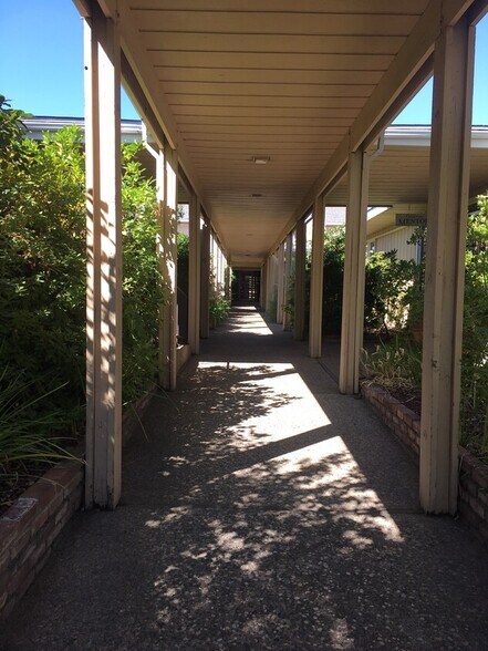 More Photos Of 610-638 Azalea Ave, Redding Office For Lease