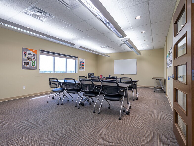 More Photos Of 88 Auto rd, Lloydminster Office For Lease