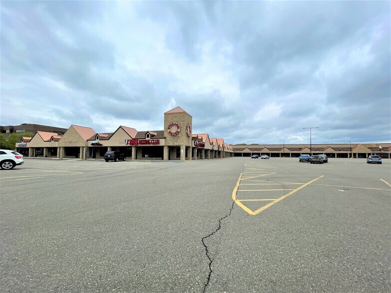 More Photos Of 5633-5847 E Thirteen Mile Rd, Warren Unknown For Lease