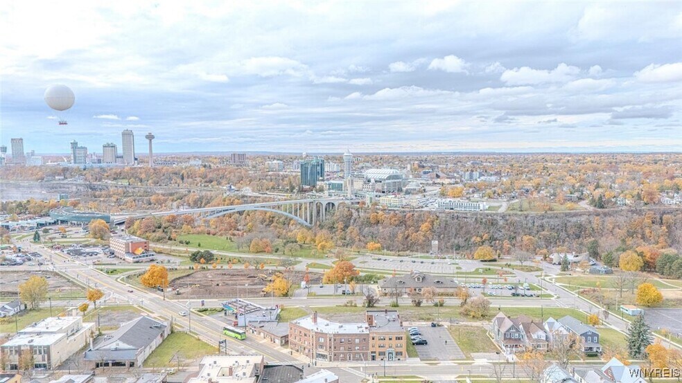 More Photos Of 524 Main St, Niagara Falls Industrial For Lease