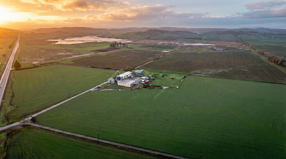 More Photos Of 10755 Highway 22, Dallas Warehouse For Lease