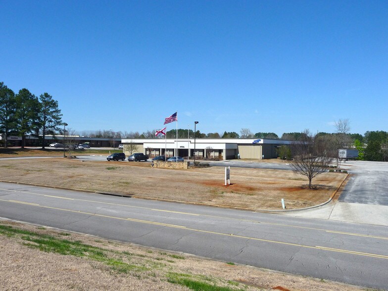 Primary Photo Of 4906 NW Research Dr, Huntsville Office For Lease