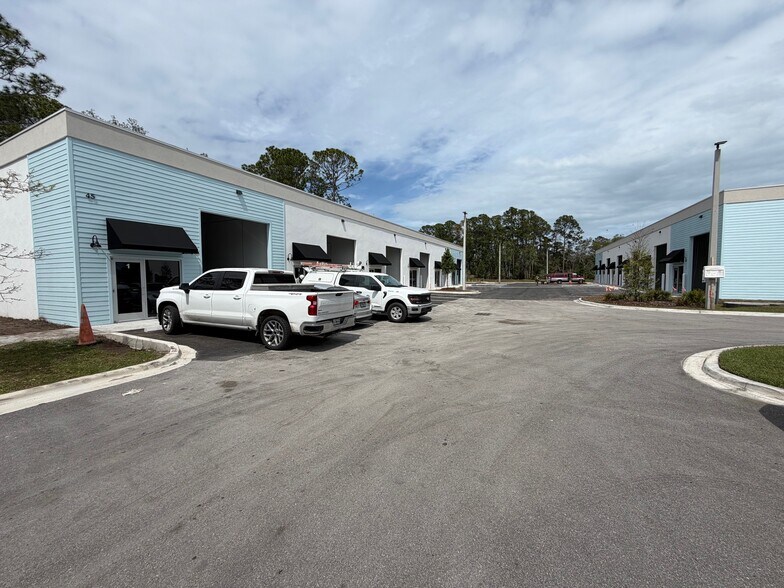 More Photos Of 5600 US Highway 1 N, Saint Augustine Showroom For Lease