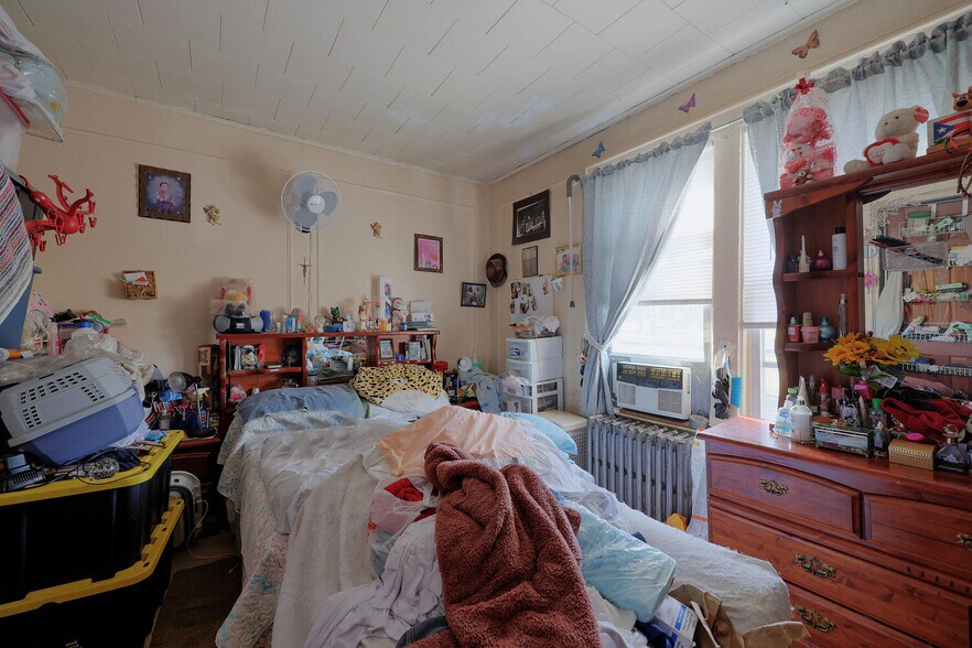 More Photos Of 150 Dayton St, Newark Multifamily For Sale