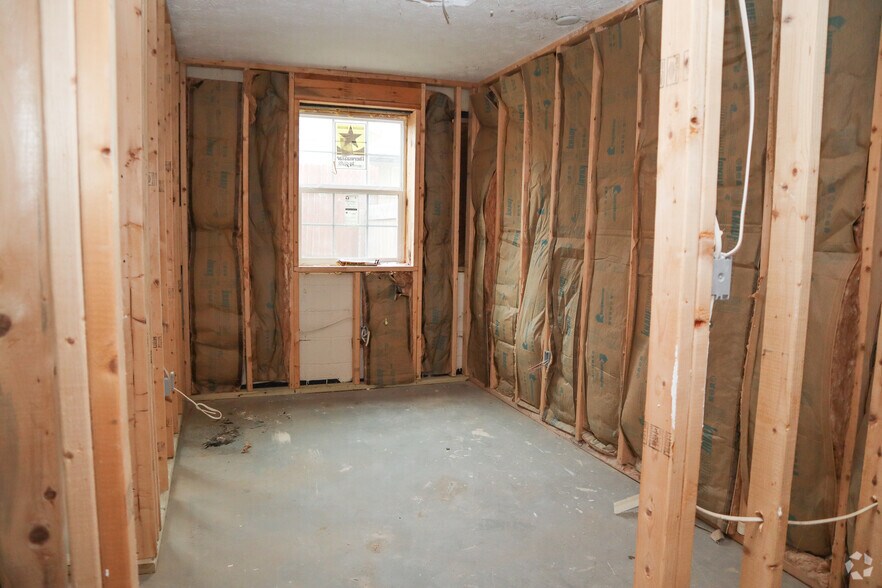More Photos Of 6135 Petty St SW, Covington General Retail For Sale