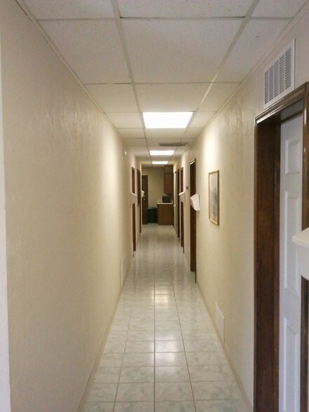More Photos Of 1509-1511 W Gore Blvd, Lawton Office For Lease