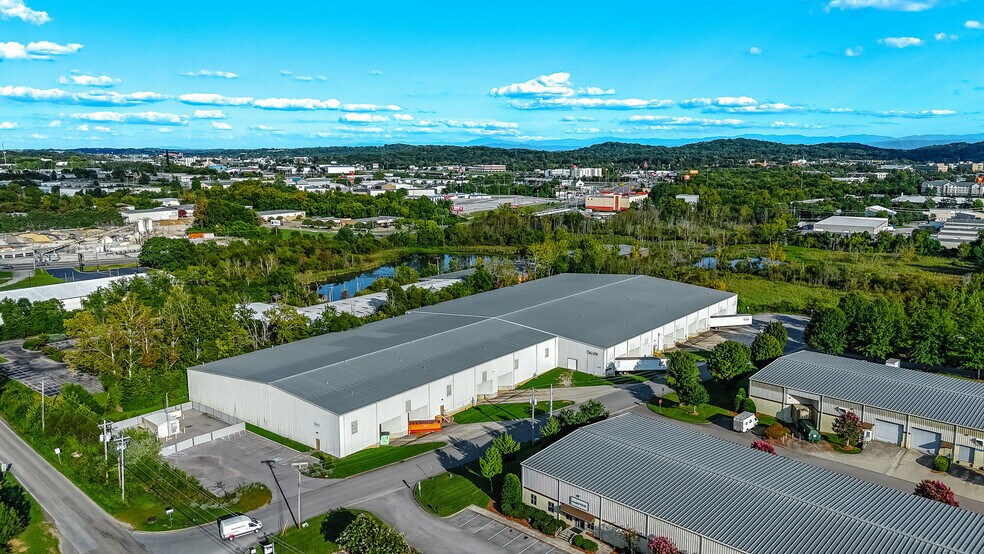 More Photos Of 700 Dalen Ln, Knoxville Distribution For Lease