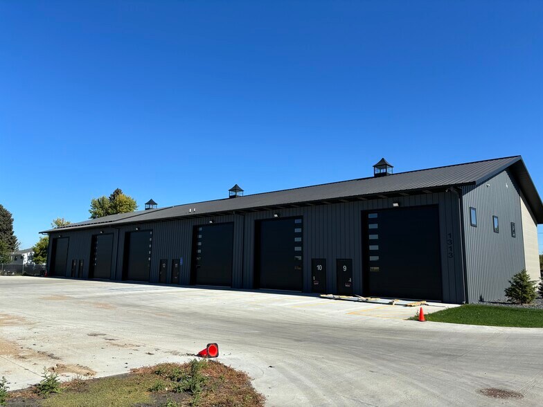 More Photos Of 1301 Main Avenue SE, Moorhead Flex For Sale