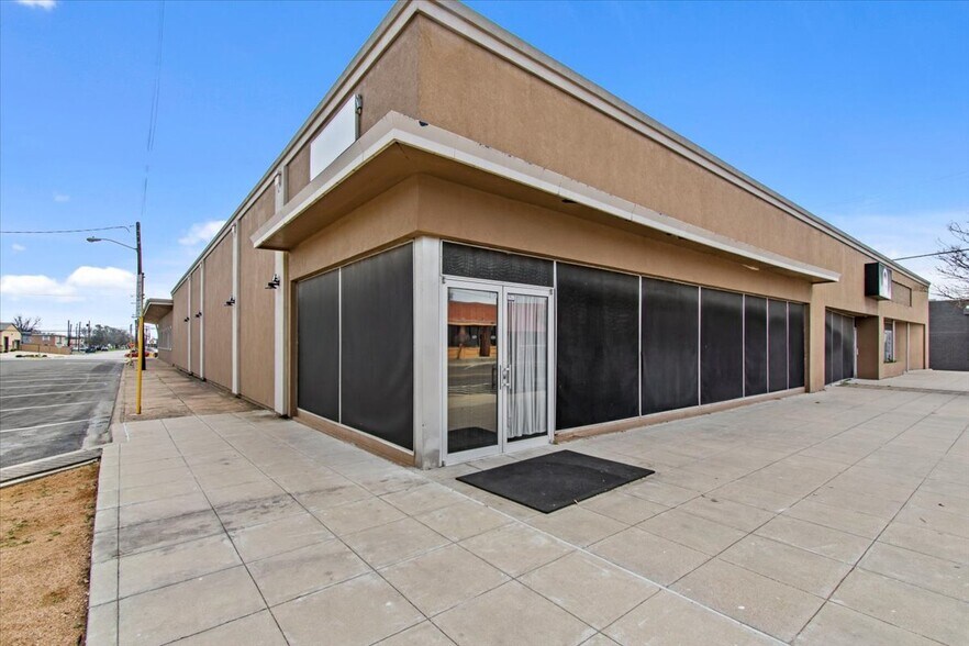 More Photos Of 420 E Ave C, Killeen General Retail For Sale