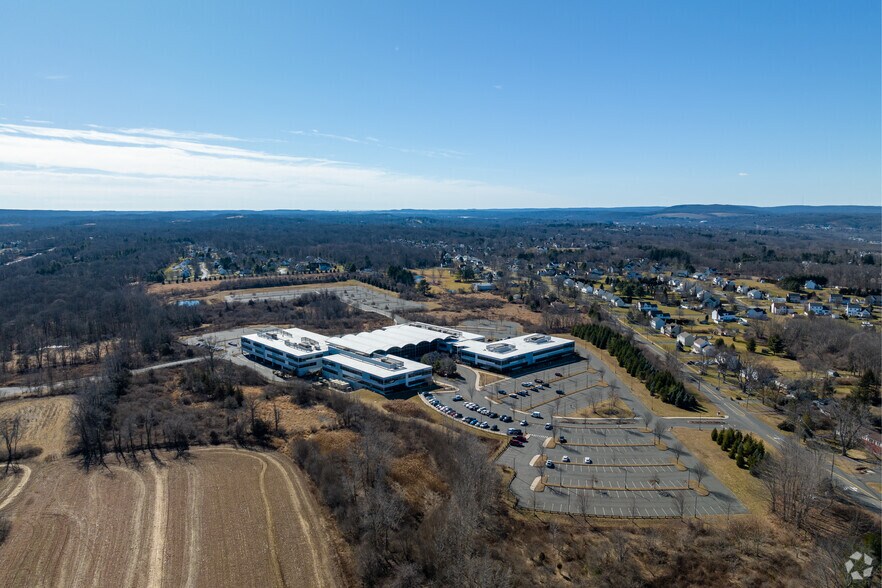 More Photos Of 108 Leigus Rd, Wallingford Office For Lease