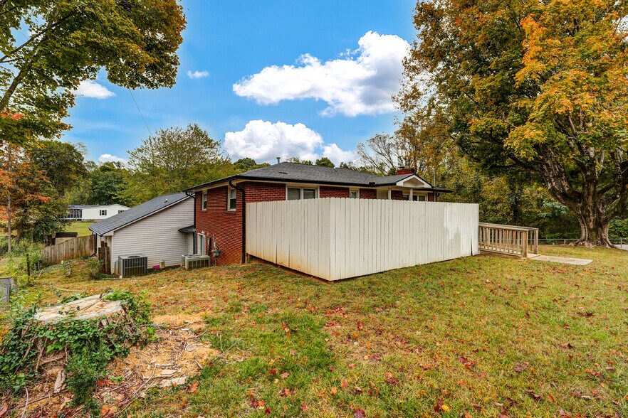More Photos Of 7828 S Northshore Dr, Knoxville Schools For Sale