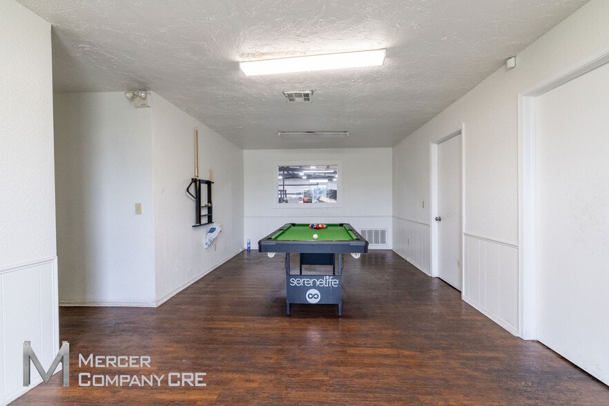 More Photos Of 2100 S I 35 Service Rd, Oklahoma City Warehouse For Lease