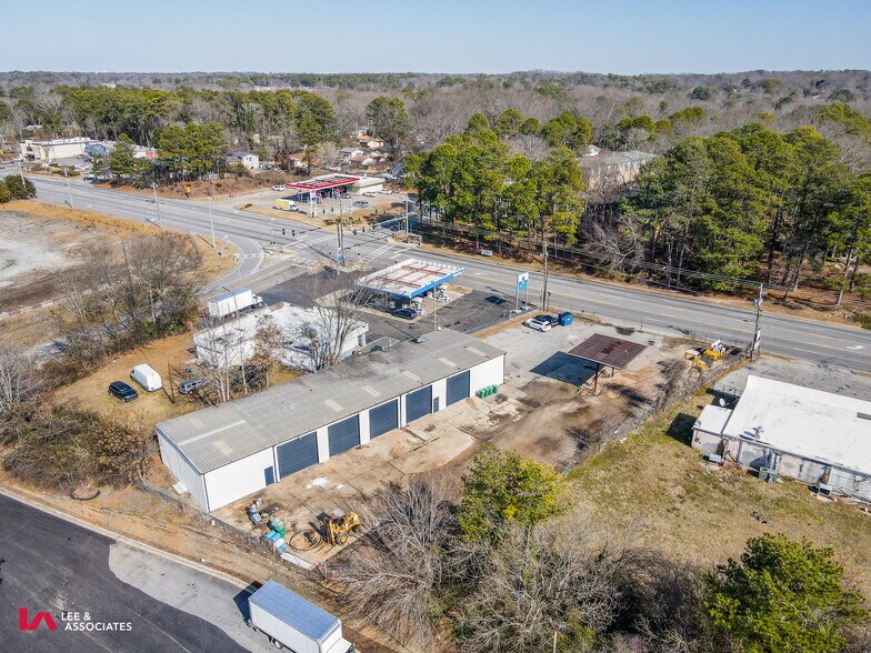 More Photos Of 5755 Old Dixie Hwy, Forest Park Manufacturing For Lease