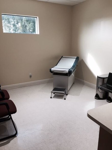 More Photos Of 702 N Alexander St, Plant City Coworking Space