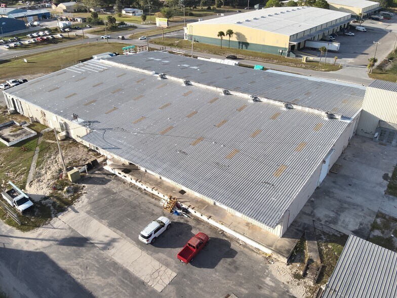 More Photos Of 3110 Reynolds Rd, Lakeland Warehouse For Lease