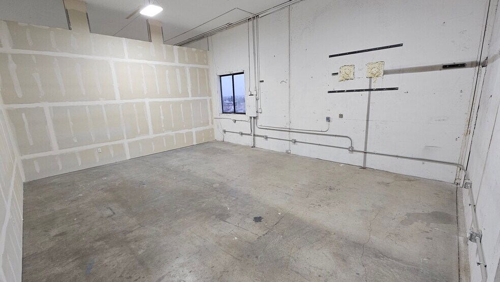 More Photos Of 12100 W 52nd Ave, Wheat Ridge Warehouse For Lease
