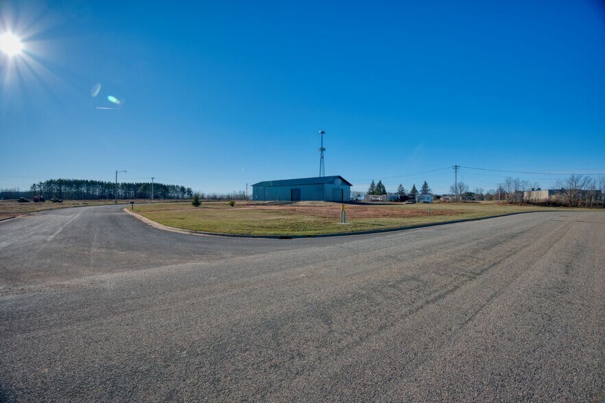 More Photos Of 126 Iron Dr, Chisholm Industrial For Sale