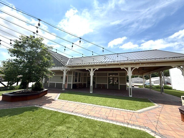 More Photos Of 2 W Main St, Cambridge City Storefront For Lease