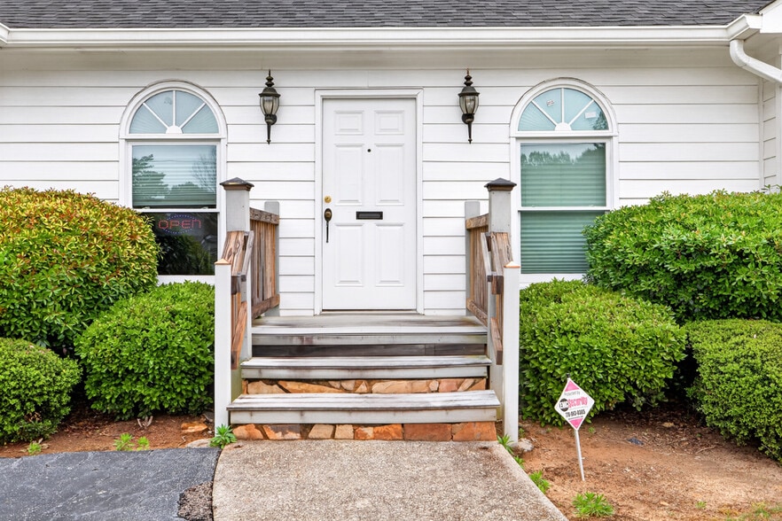 More Photos Of 2940 Rosebud Rd, Loganville Office For Sale