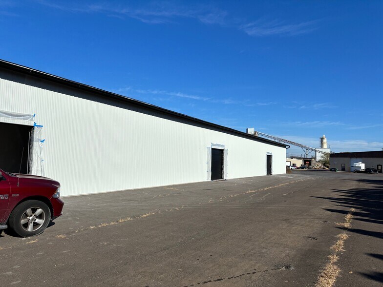 More Photos Of 821 W 5th St, Lansdale Warehouse For Sale