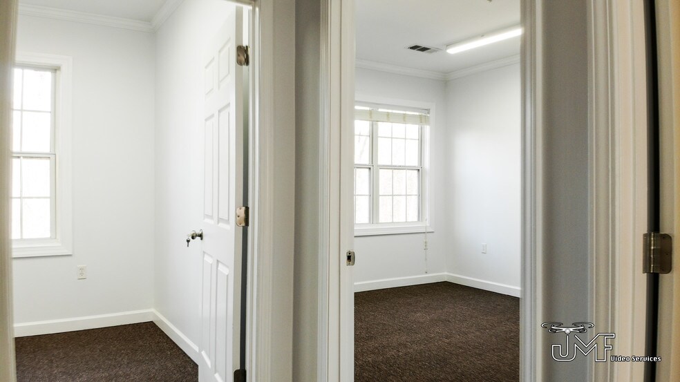 More Photos Of 3578-3592 Old Milton Pky, Alpharetta Medical For Lease