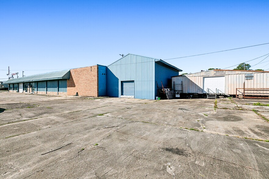 More Photos Of 7777 Saint Bernard Hwy, Arabi General Retail For Sale