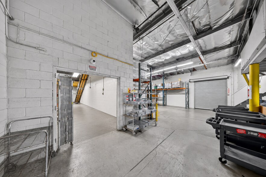 More Photos Of 8484 San Fernando Rd, Sun Valley Warehouse For Sale