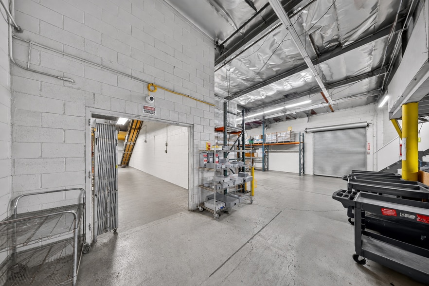 More Photos Of 8484 San Fernando Rd, Sun Valley Warehouse For Lease