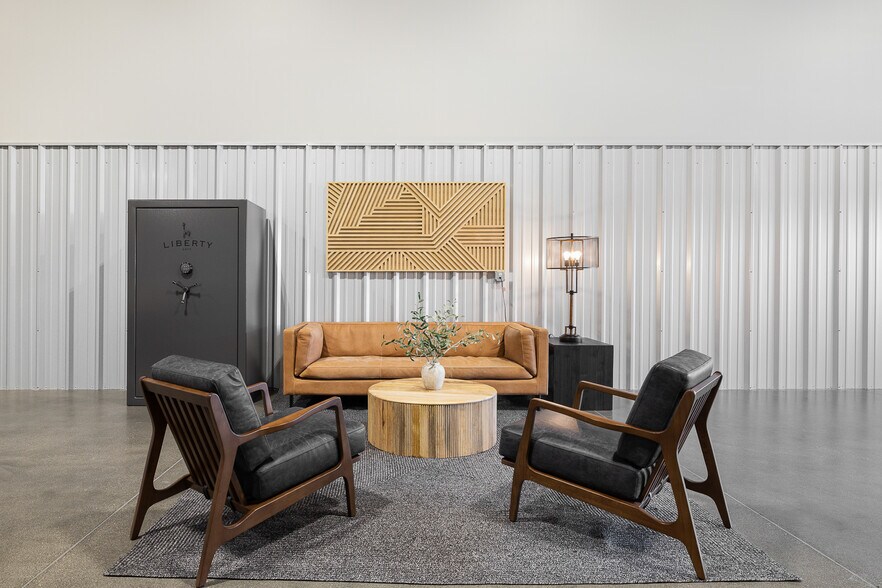 More Photos Of 3121 Leslie Rd rd, Richland Distribution For Lease