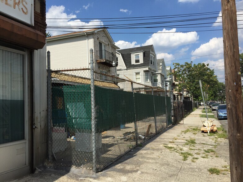 More Photos Of 783 S Orange Ave, Newark Storefront For Sale