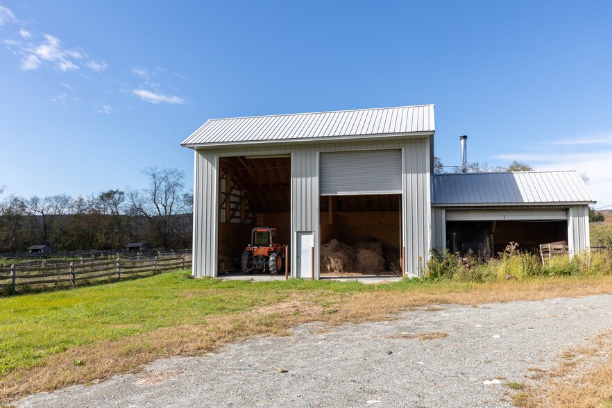 More Photos Of 4 Whitman Rd, Stephentown Sports And Entertainment For Sale