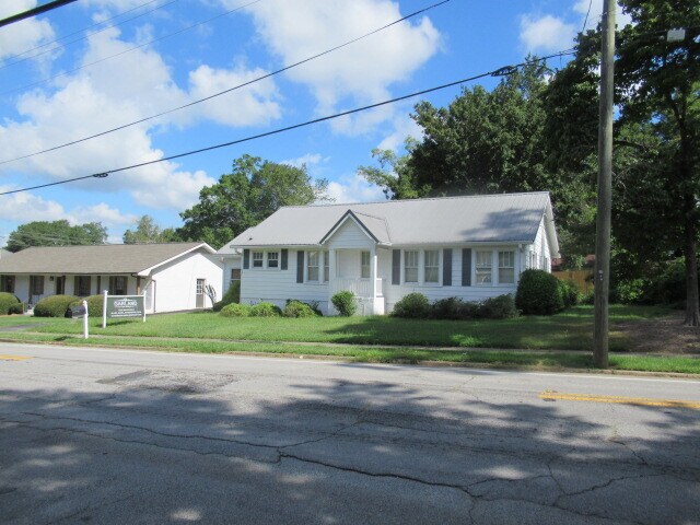 More Photos Of 108 Cedar St, Carrollton Office Residential For Sale