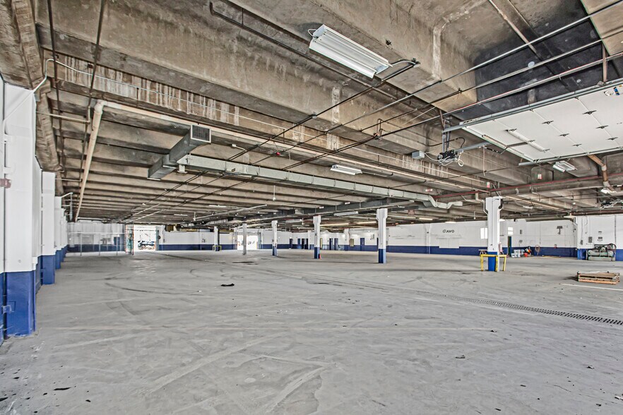 More Photos Of 3333 W Lake St, Chicago Manufacturing For Lease