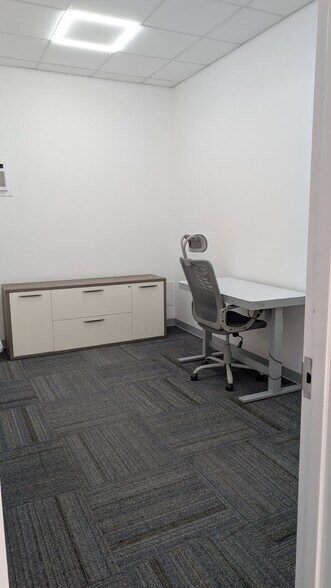 More Photos Of 3776 Riley St, San Diego Storefront For Lease