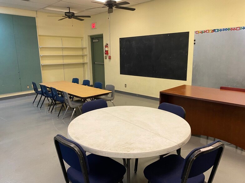 More Photos Of 630 W 17th Pl, Tempe Schools For Lease