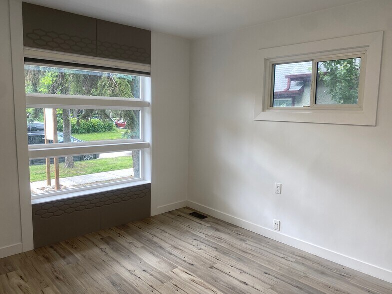 More Photos Of 604 Duchess St, Saskatoon Office For Lease