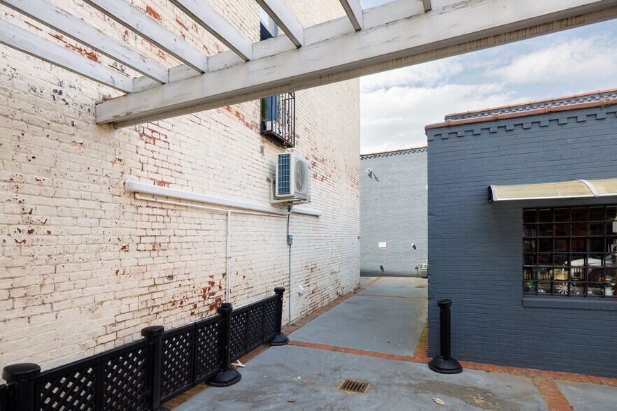 More Photos Of 23-25 W Old St, Petersburg Apartments For Sale