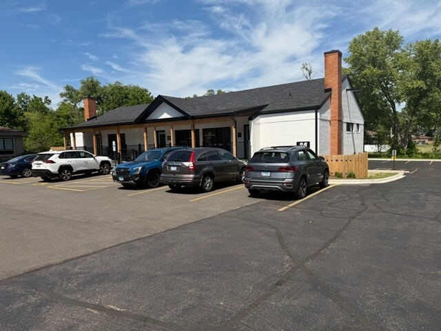 More Photos Of 25 S Virginia St, Crystal Lake Medical For Lease